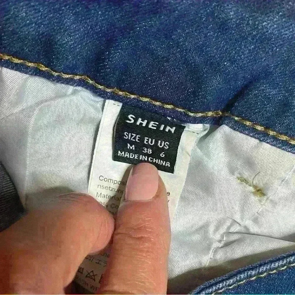 SHEIN Denim Cuffed Shorts Size Medium - Picture 3 of 3